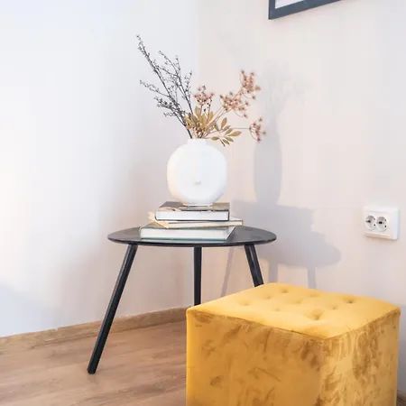 Apartment Chic
