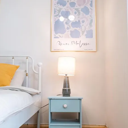 Apartment Chic
