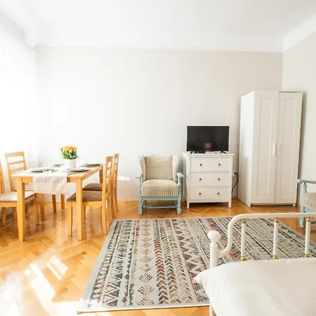 Chic Apartment *